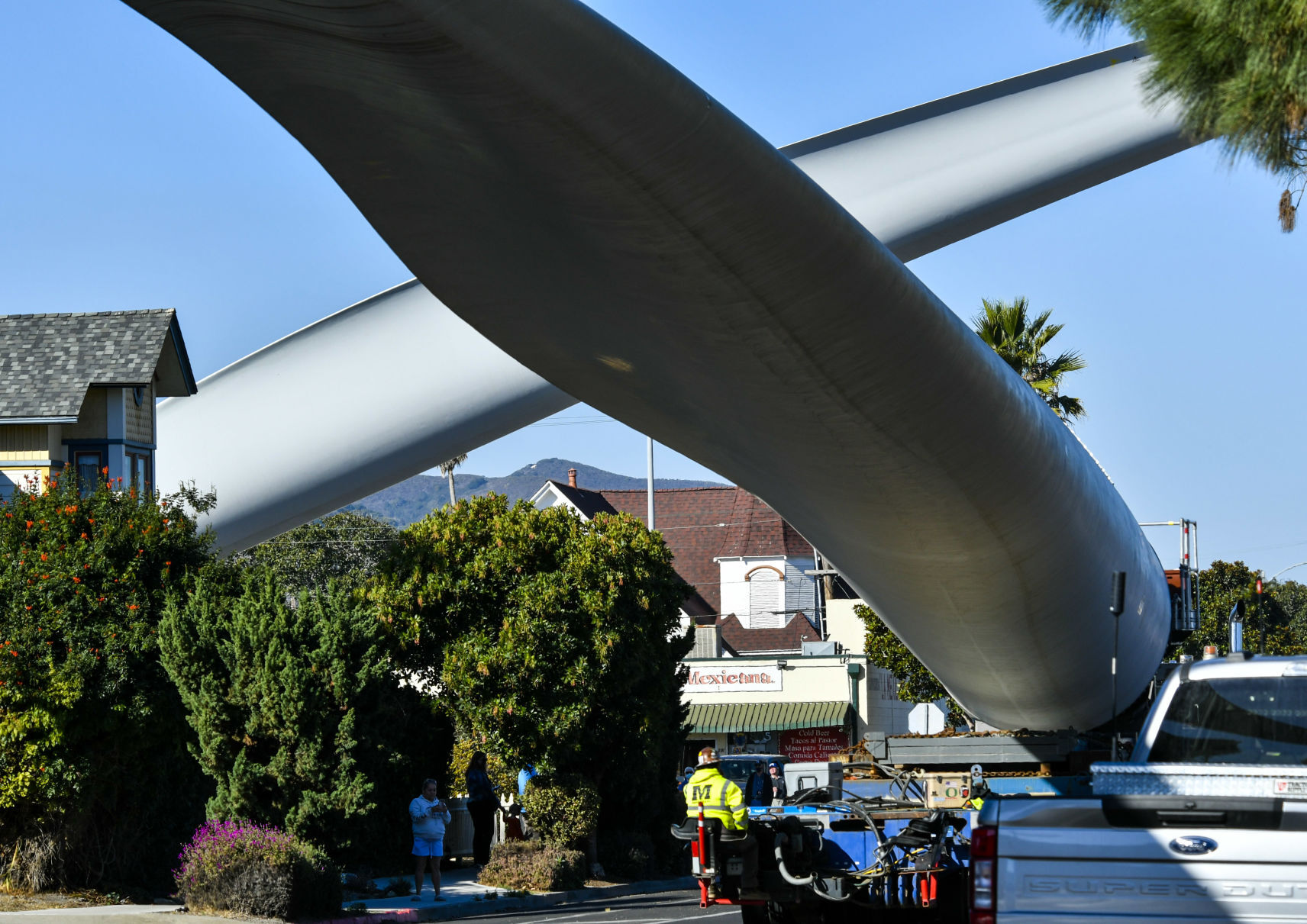 101521 Wind turbines Lompoc 4.jpg